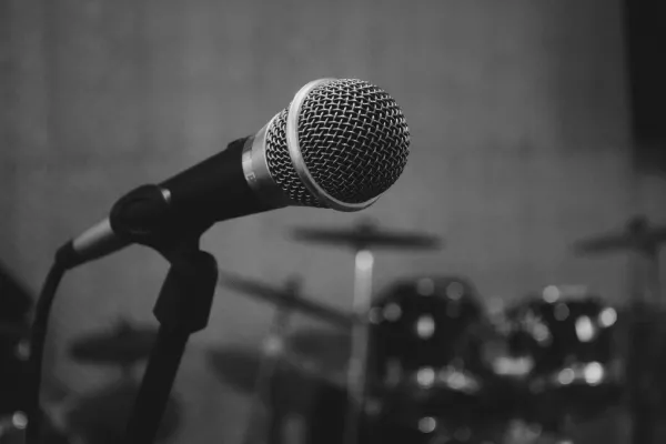 از بین بردن نویز میکروفون